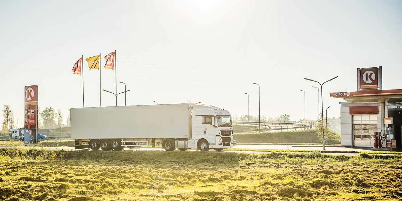 Lastbil på vej til Circle K