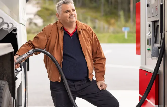 HVO_Hero_Guy_Fuelling.png