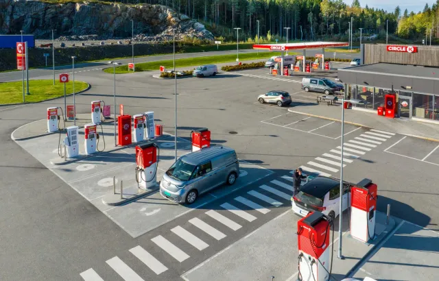 CK_Site_Forecourt_Buzz.jpg
